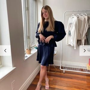 JUPE NYC essential satin knee length skirt size medium